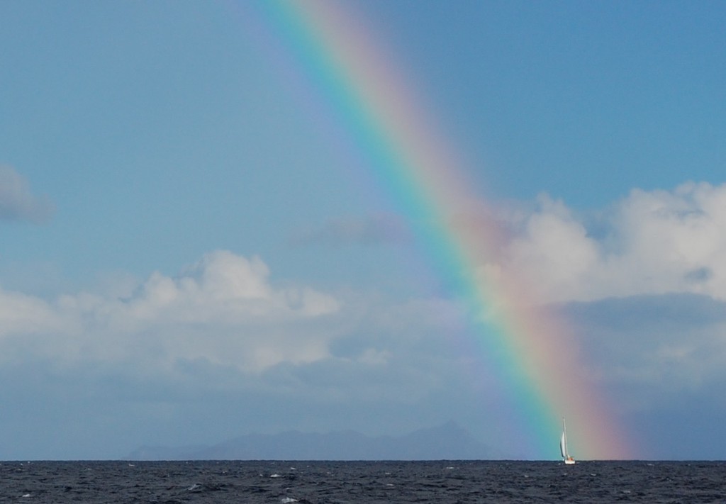 A good omen for Magic Roundabout! - OceansWatch Project Lead Boats Head for the Islands © David Tee